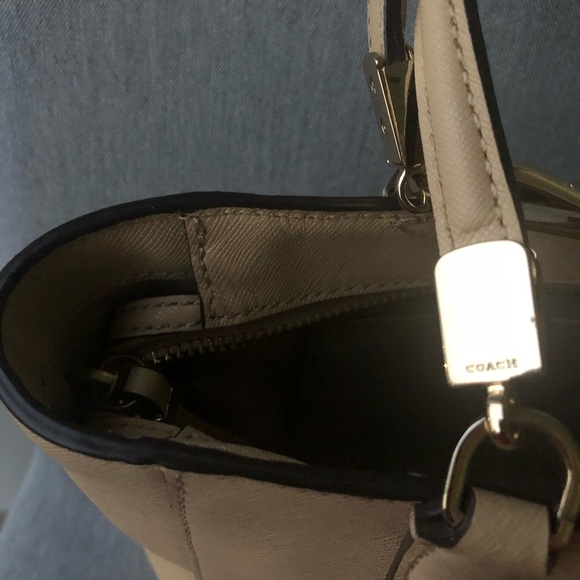 Coach Tan Tote Bag - Picture 4 of 13